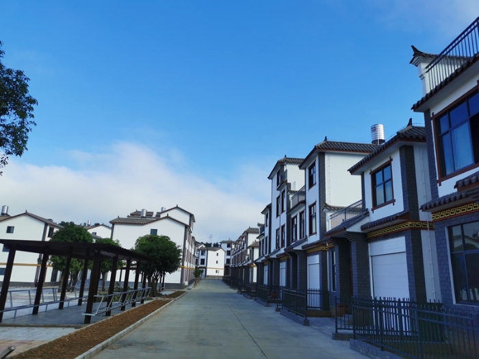 小标3：柚木小区环境整洁靓丽